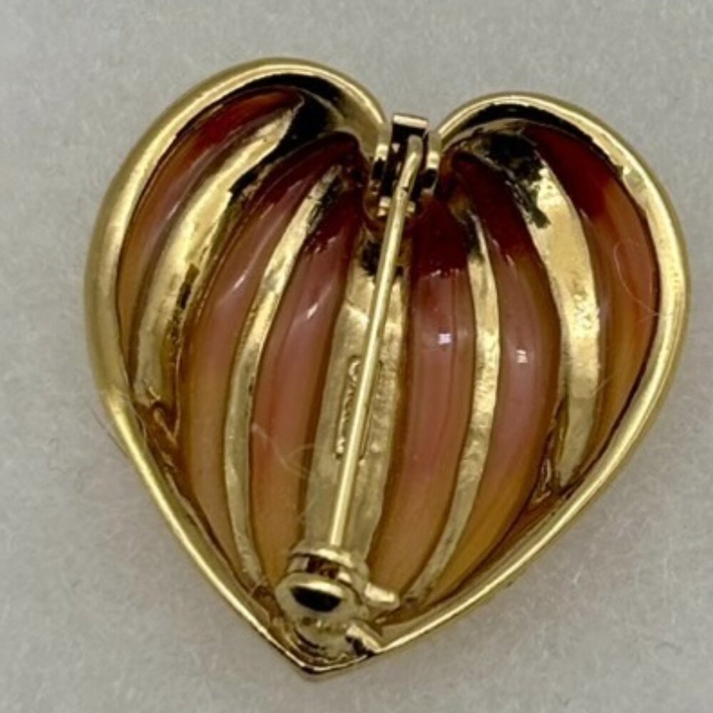 Vintage Monet Heart Shaped Pin Brooch Pin, Enamel With Pink and Ruby Rhinestones - Picture 5 of 10